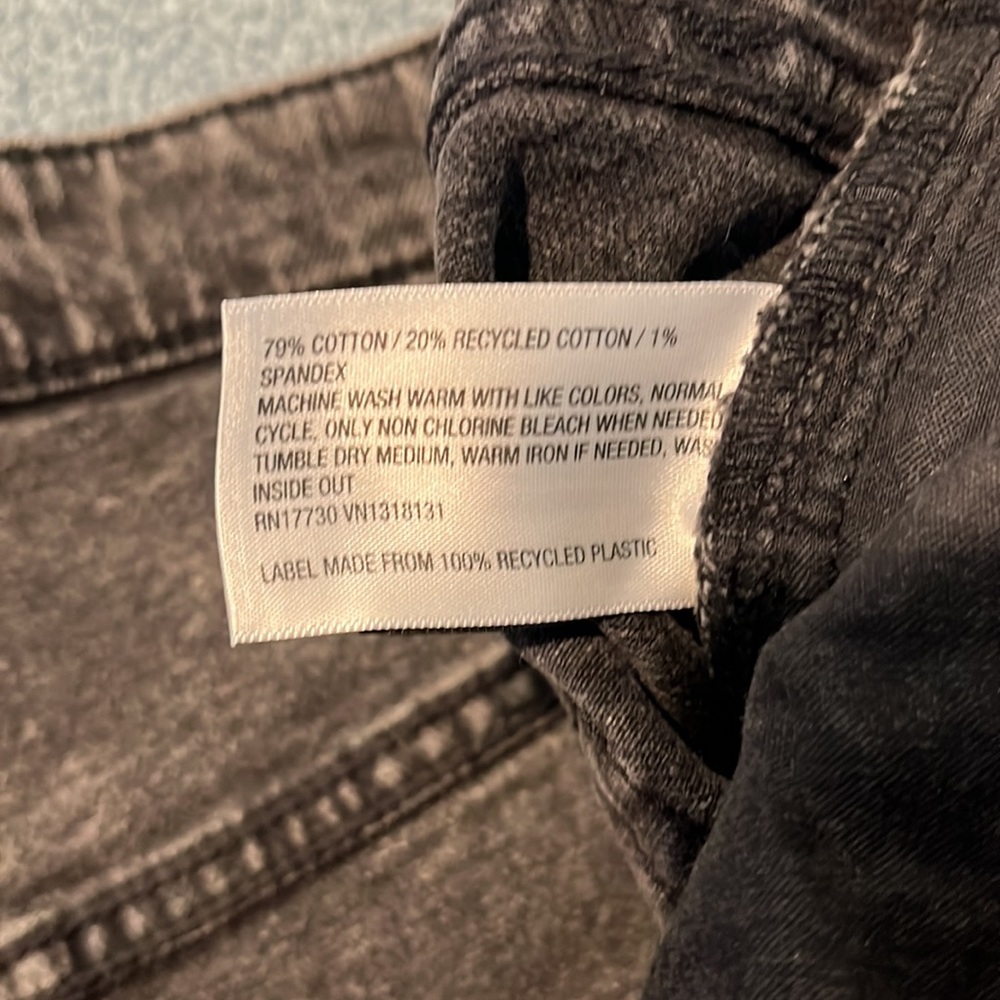 Women’s super high rise rolled cuff shorts. 1893 - Picture 5 of 5